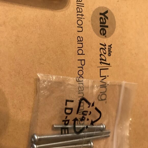 Yale Digital Door Viewer - Picture 7 of 8